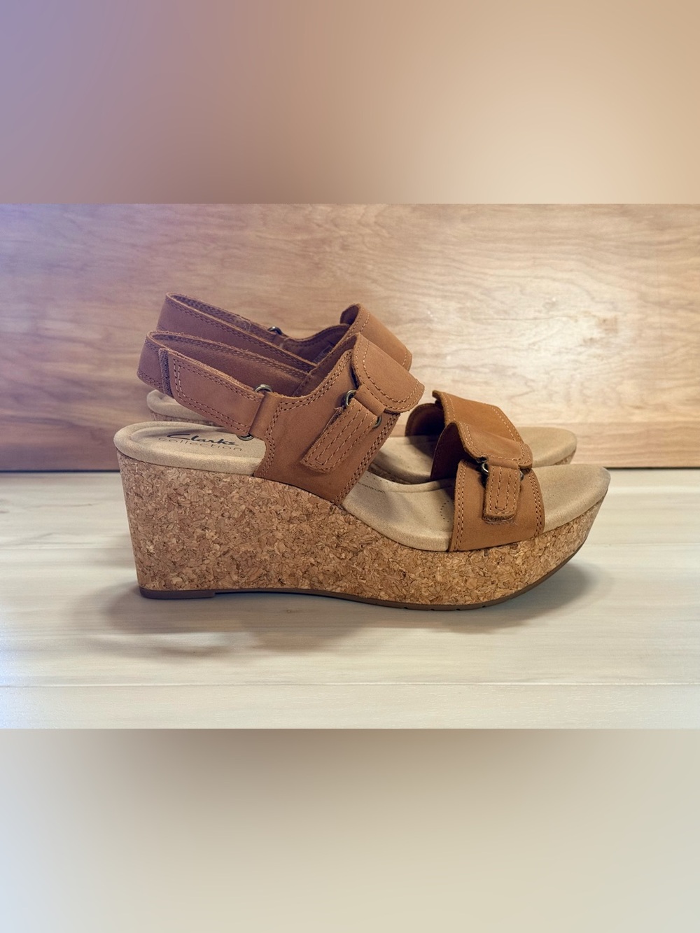 Clark’s women’s tan rose lane wedges size 7.5